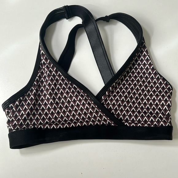 Noli Other - Noli Geometric Criss Cross Strap Sports Bra Sz S K